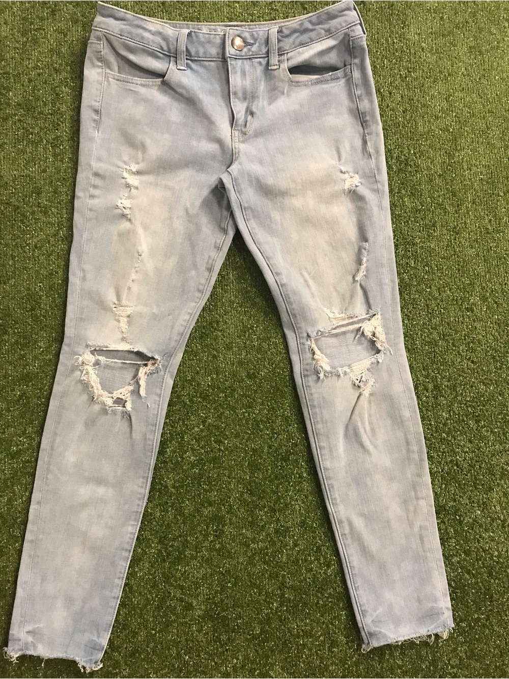 American Eagle Outfitters Light Wash Distressed Skinny Jeans